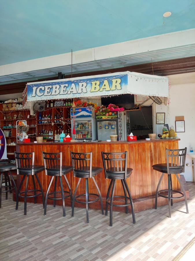 Ice Bear Bar & Tourist Inn Dauis Exteriér fotografie